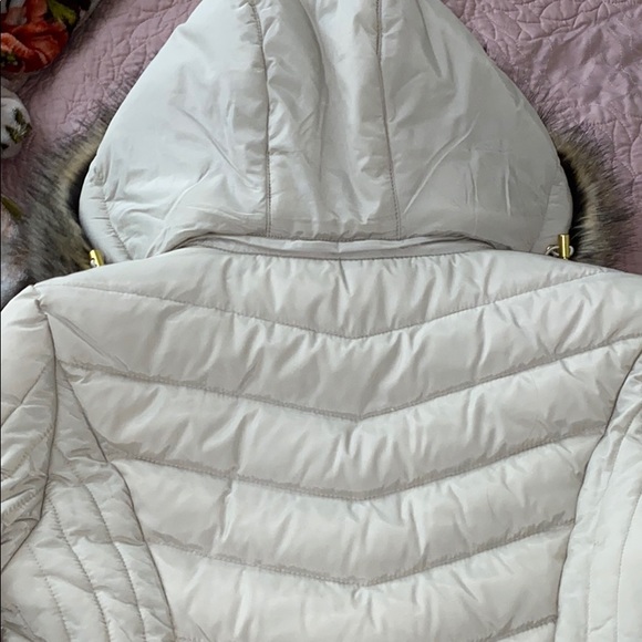 Coat - Picture 4 of 4